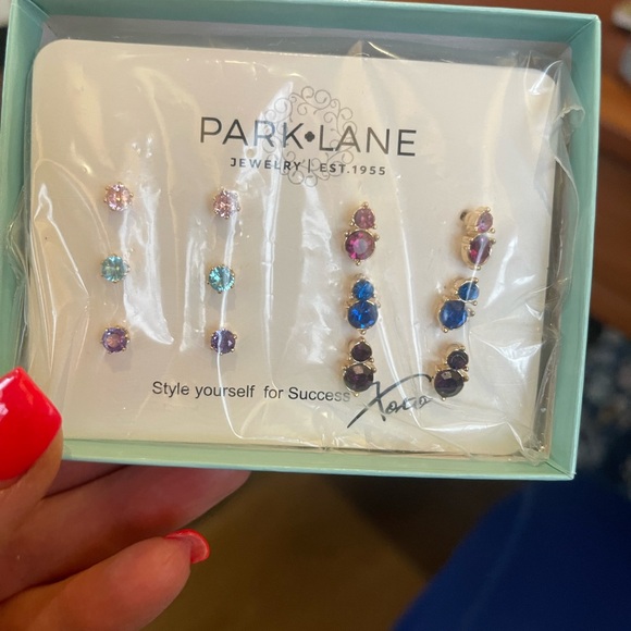 Park Lane Token Stud Set - Picture 3 of 3